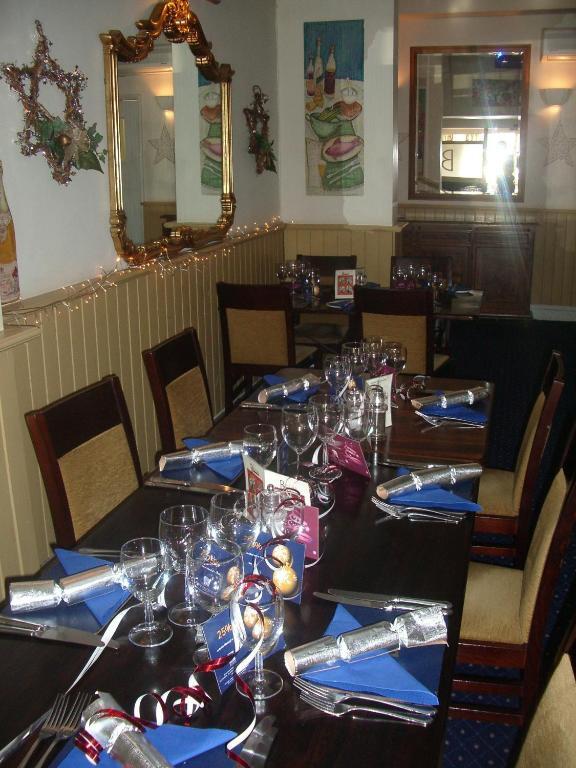 Berties Hotel Ромси Екстериор снимка